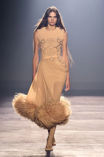 Look 25